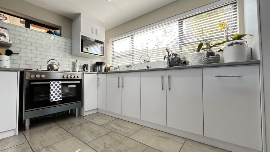 5 Bedroom Property for Sale in Dana Bay Western Cape
